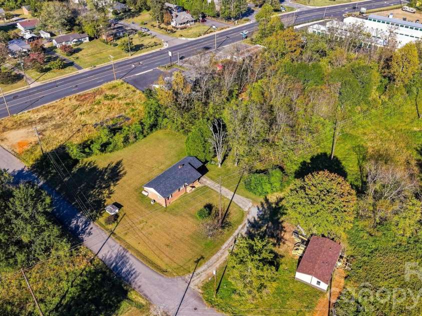 107 Carbondale Lane, Morganton, NC 28655.  MLS# CAR4438064, YatesRealty ID 58720. 