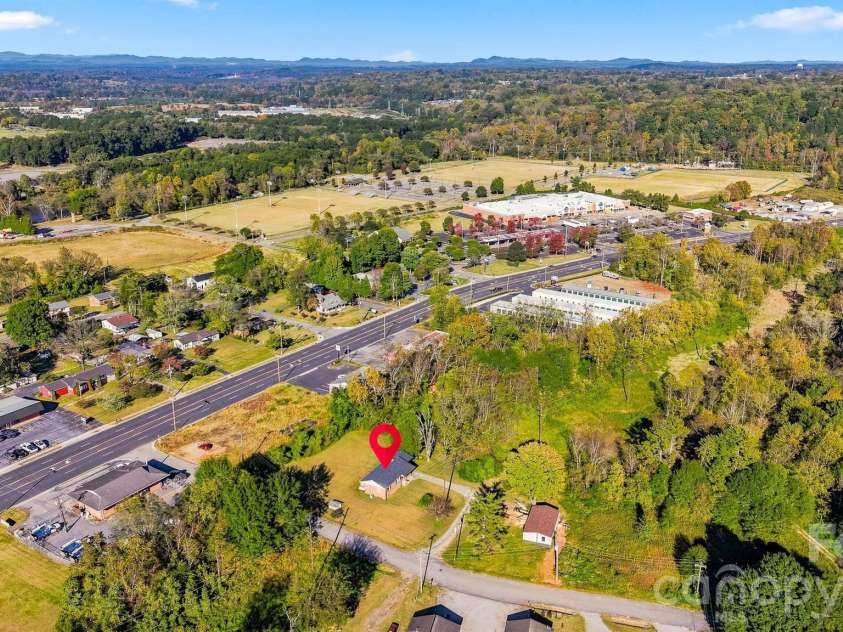 107 Carbondale Lane, Morganton, NC 28655.  MLS# CAR4438064, YatesRealty ID 58720. 