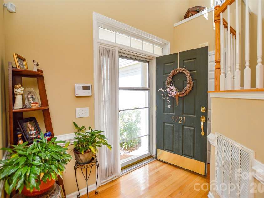 9721 Autumn Applause Drive, Charlotte, NC 28277.  MLS# CAR4437711, YatesRealty ID 58728. 