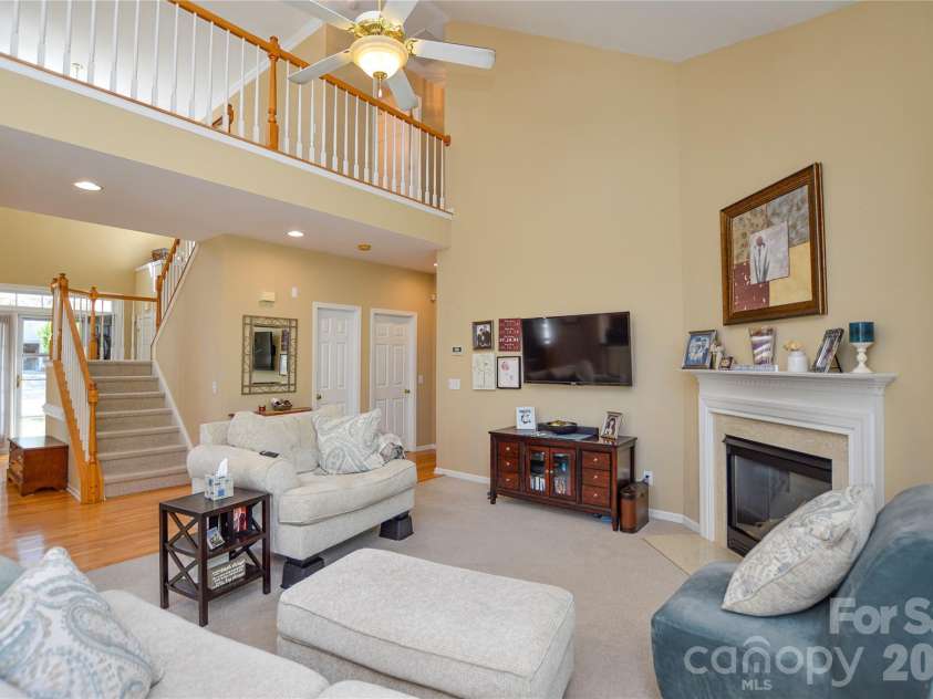 9721 Autumn Applause Drive, Charlotte, NC 28277.  MLS# CAR4437711, YatesRealty ID 58728. 