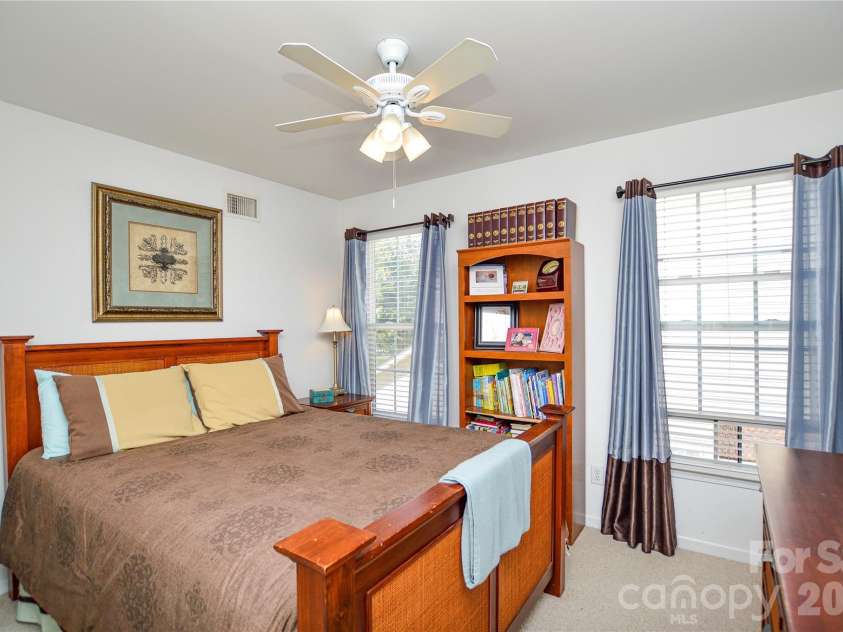 9721 Autumn Applause Drive, Charlotte, NC 28277.  MLS# CAR4437711, YatesRealty ID 58728. 