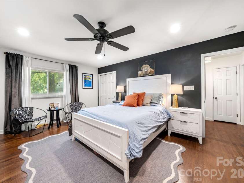 1206 Hollow Tree Court, Charlotte, NC 28226.  MLS# CAR4427013, YatesRealty ID 58746. 