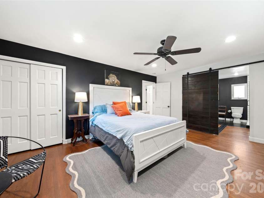 1206 Hollow Tree Court, Charlotte, NC 28226.  MLS# CAR4427013, YatesRealty ID 58746. 