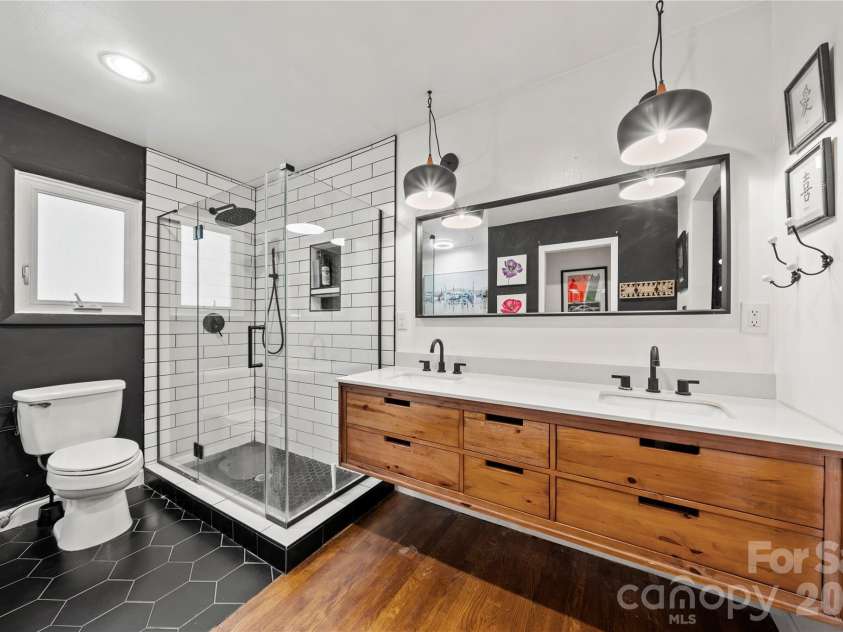 1206 Hollow Tree Court, Charlotte, NC 28226.  MLS# CAR4427013, YatesRealty ID 58746. 