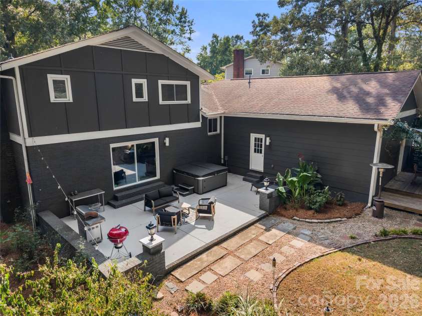 1206 Hollow Tree Court, Charlotte, NC 28226.  MLS# CAR4427013, YatesRealty ID 58746. 