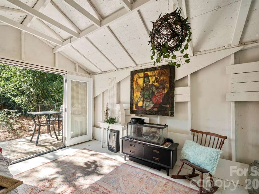 1206 Hollow Tree Court, Charlotte, NC 28226.  MLS# CAR4427013, YatesRealty ID 58746. 