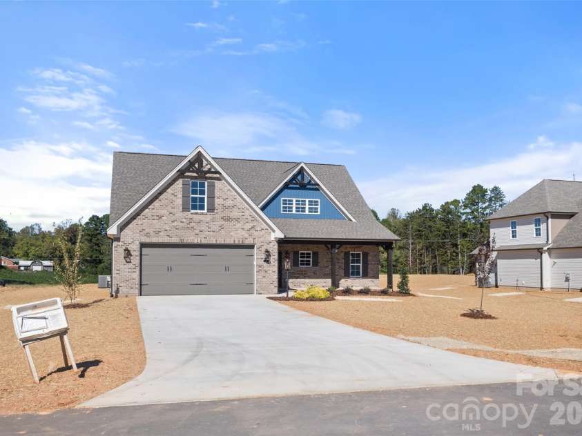 131 Canton Drive, Lexington, NC 27295.  MLS# CAR4438111, YatesRealty ID 58757. 