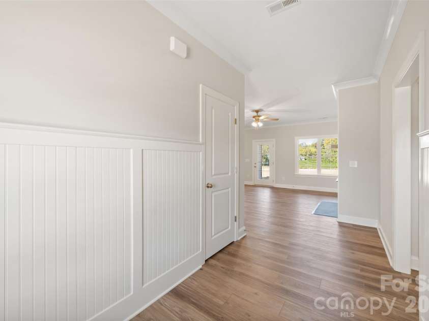 131 Canton Drive, Lexington, NC 27295.  MLS# CAR4438111, YatesRealty ID 58757. 