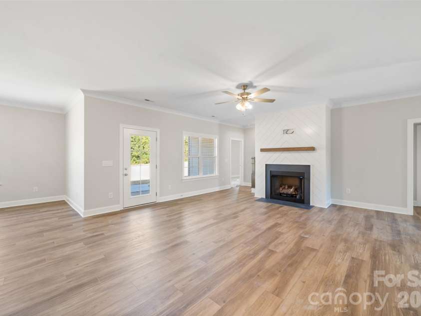 131 Canton Drive, Lexington, NC 27295.  MLS# CAR4438111, YatesRealty ID 58757. 