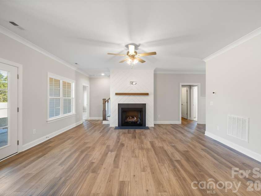 131 Canton Drive, Lexington, NC 27295.  MLS# CAR4438111, YatesRealty ID 58757. 
