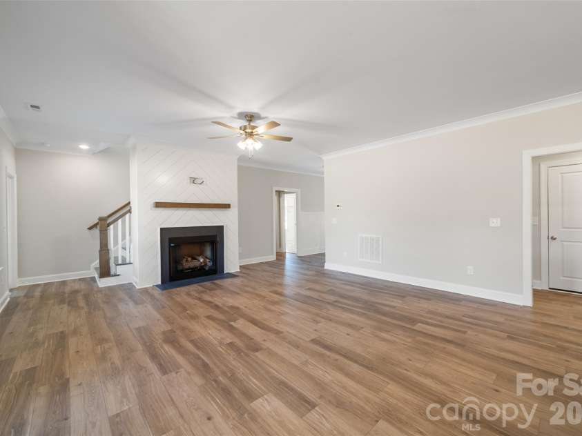 131 Canton Drive, Lexington, NC 27295.  MLS# CAR4438111, YatesRealty ID 58757. 