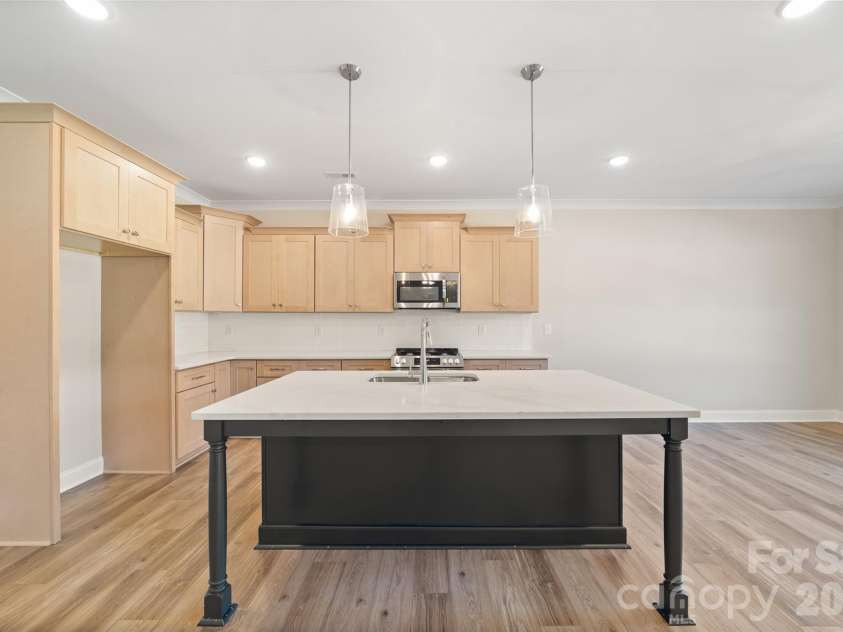 131 Canton Drive, Lexington, NC 27295.  MLS# CAR4438111, YatesRealty ID 58757. 