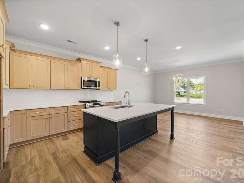 131 Canton Drive, Lexington, NC 27295.  MLS# CAR4438111, YatesRealty ID 58757. 