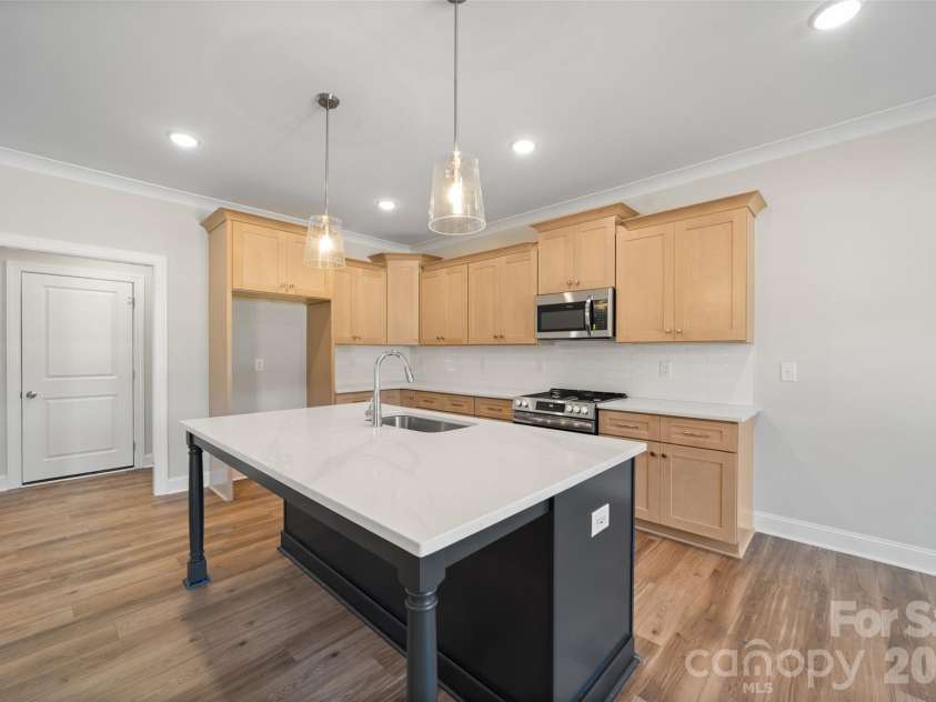 131 Canton Drive, Lexington, NC 27295.  MLS# CAR4438111, YatesRealty ID 58757. 