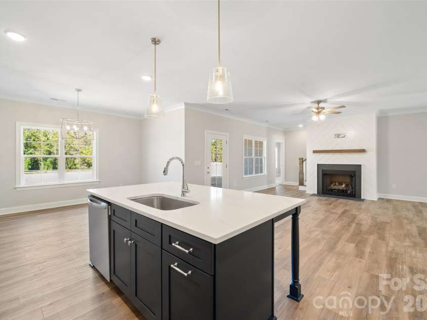 131 Canton Drive, Lexington, NC 27295.  MLS# CAR4438111, YatesRealty ID 58757. 