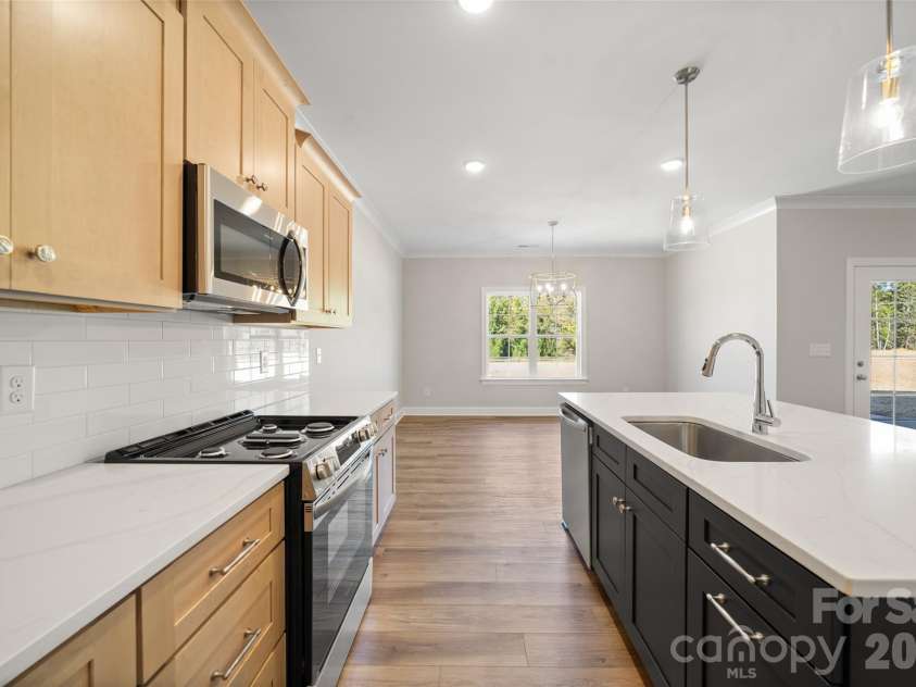 131 Canton Drive, Lexington, NC 27295.  MLS# CAR4438111, YatesRealty ID 58757. 