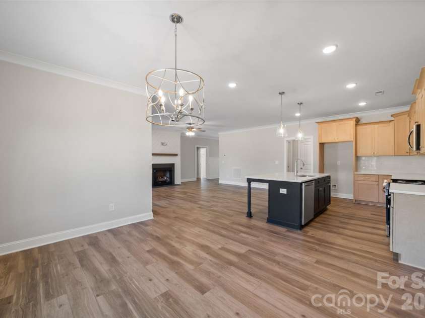 131 Canton Drive, Lexington, NC 27295.  MLS# CAR4438111, YatesRealty ID 58757. 