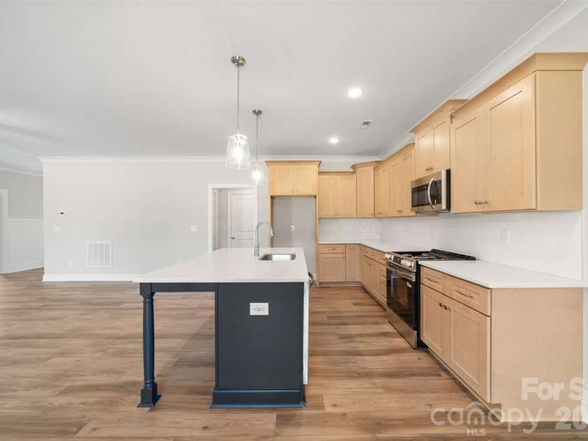 131 Canton Drive, Lexington, NC 27295.  MLS# CAR4438111, YatesRealty ID 58757. 