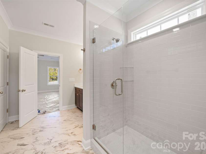 131 Canton Drive, Lexington, NC 27295.  MLS# CAR4438111, YatesRealty ID 58757. 