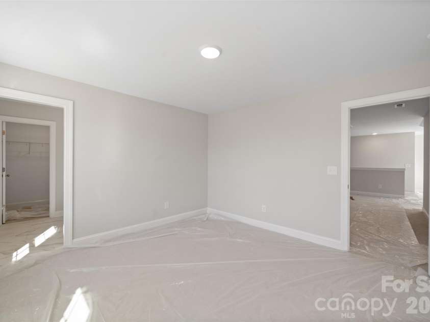 131 Canton Drive, Lexington, NC 27295.  MLS# CAR4438111, YatesRealty ID 58757. 