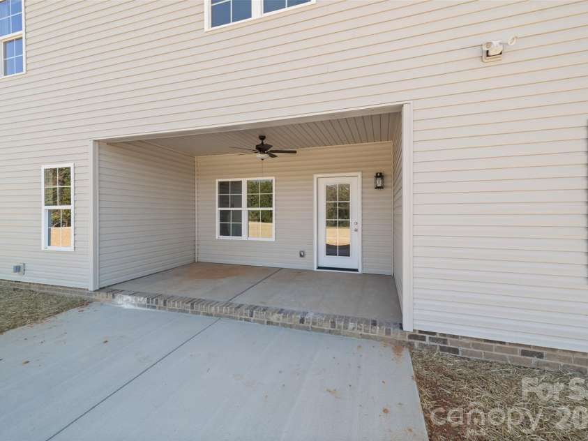 131 Canton Drive, Lexington, NC 27295.  MLS# CAR4438111, YatesRealty ID 58757. 