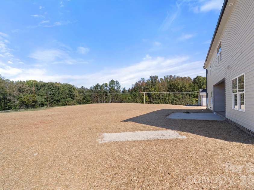131 Canton Drive, Lexington, NC 27295.  MLS# CAR4438111, YatesRealty ID 58757. 