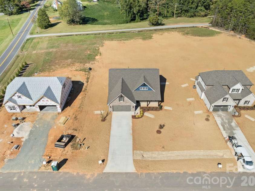 131 Canton Drive, Lexington, NC 27295.  MLS# CAR4438111, YatesRealty ID 58757. 