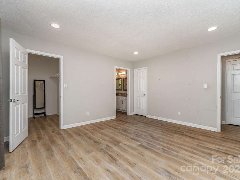 2014 Cardinal Loop, Stanley, NC 28164.  MLS# CAR4239450, YatesRealty ID 5876. 