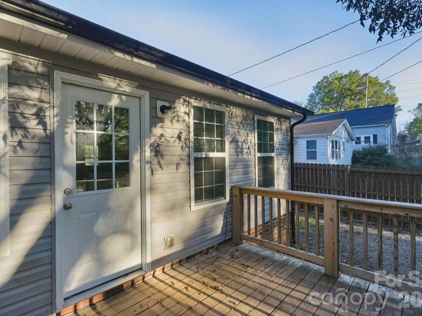 549 Gibson Drive, Concord, NC 28025.  MLS# CAR4436943, YatesRealty ID 58767. 