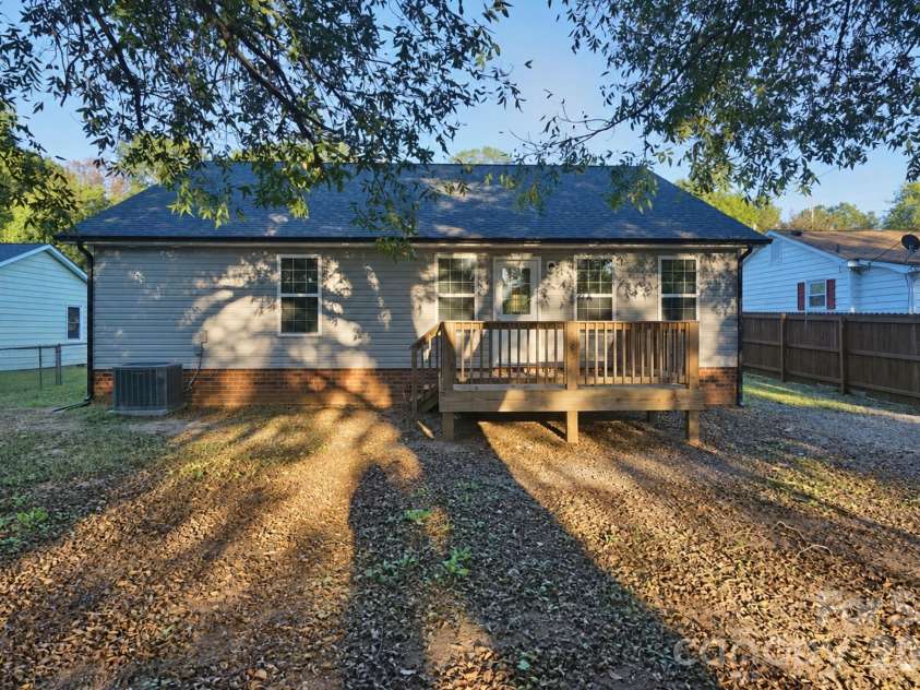 549 Gibson Drive, Concord, NC 28025.  MLS# CAR4436943, YatesRealty ID 58767. 