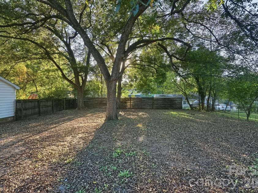 549 Gibson Drive, Concord, NC 28025.  MLS# CAR4436943, YatesRealty ID 58767. 