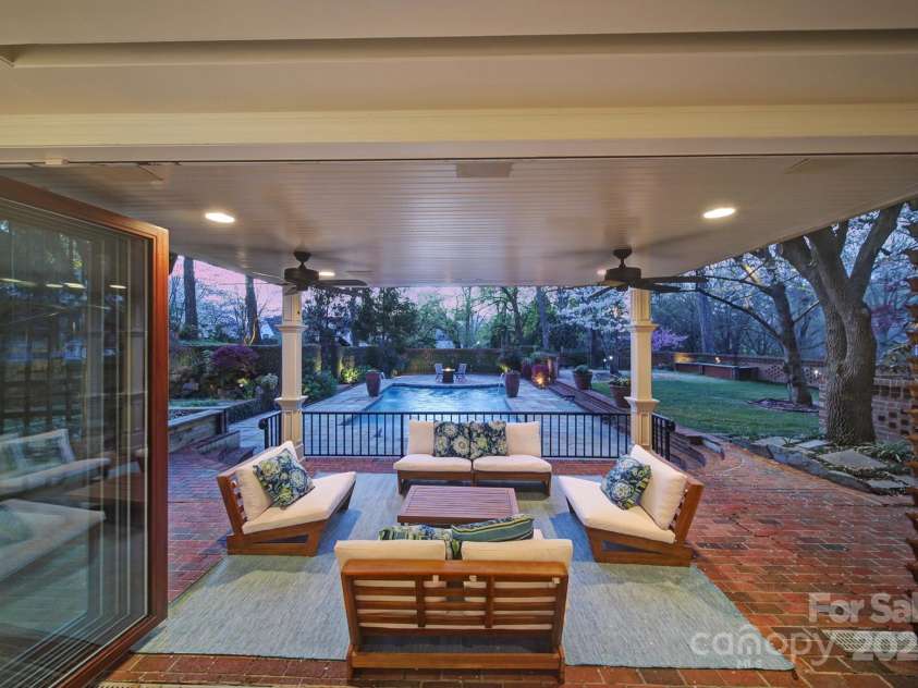 2132 Rolston Drive, Charlotte, NC 28207.  MLS# CAR4239386, YatesRealty ID 5877. 