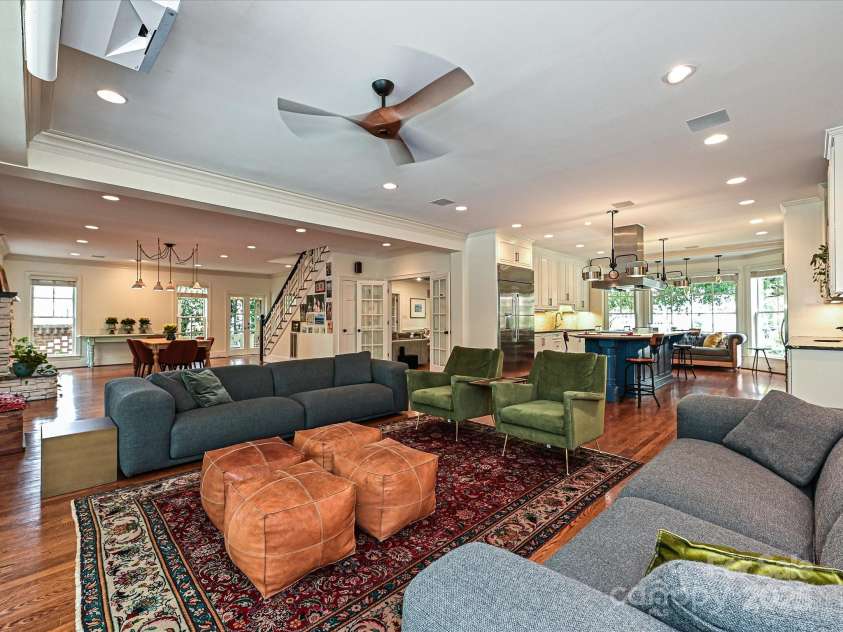 2132 Rolston Drive, Charlotte, NC 28207.  MLS# CAR4239386, YatesRealty ID 5877. 