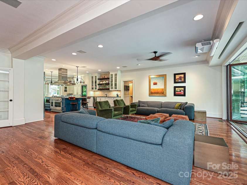 2132 Rolston Drive, Charlotte, NC 28207.  MLS# CAR4239386, YatesRealty ID 5877. 