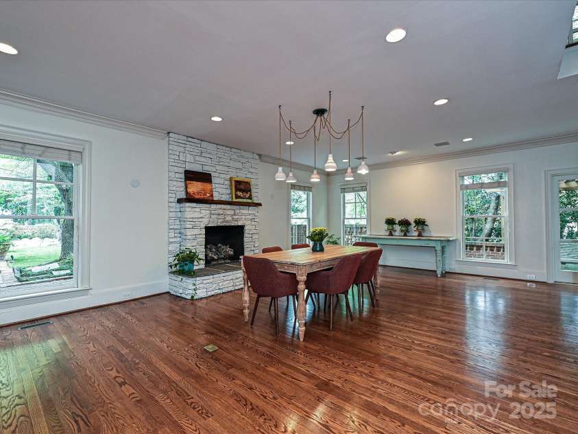 2132 Rolston Drive, Charlotte, NC 28207.  MLS# CAR4239386, YatesRealty ID 5877. 