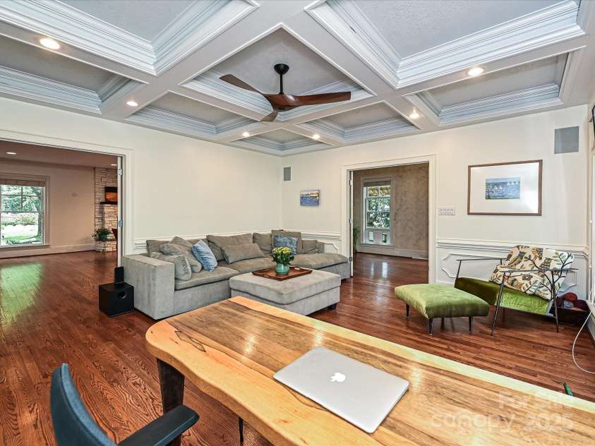 2132 Rolston Drive, Charlotte, NC 28207.  MLS# CAR4239386, YatesRealty ID 5877. 
