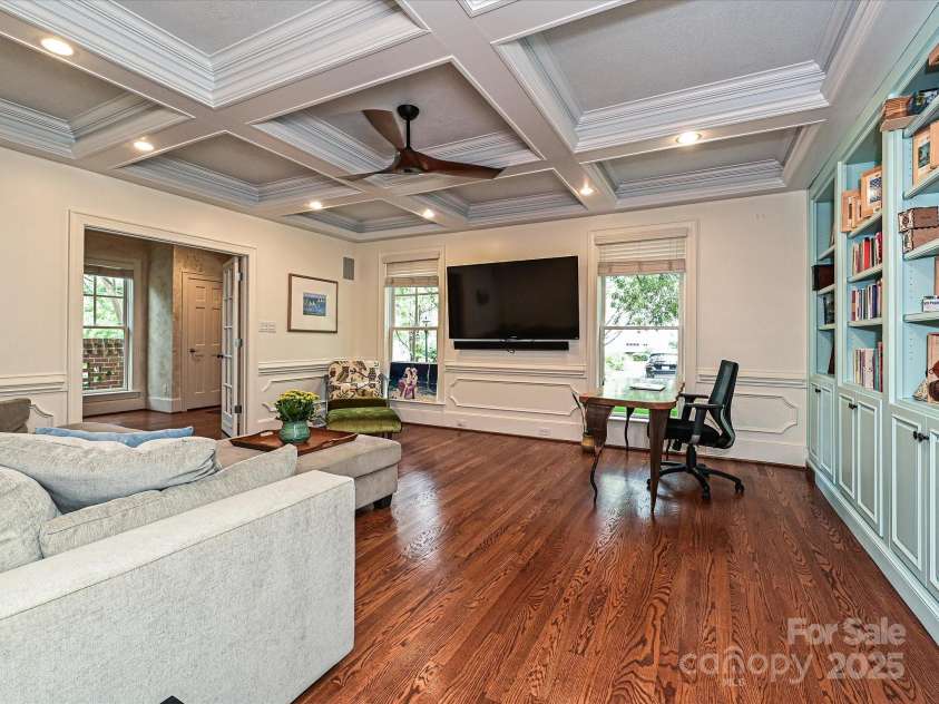 2132 Rolston Drive, Charlotte, NC 28207.  MLS# CAR4239386, YatesRealty ID 5877. 
