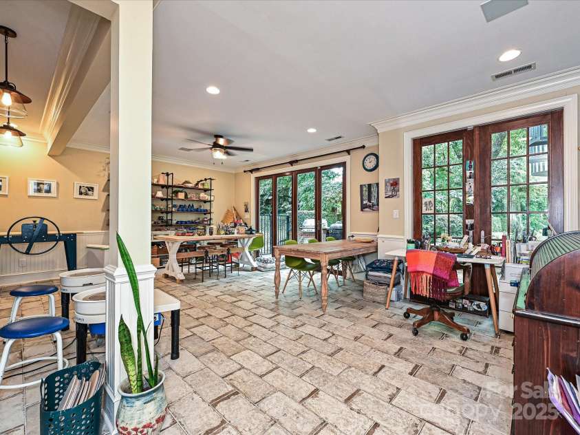 2132 Rolston Drive, Charlotte, NC 28207.  MLS# CAR4239386, YatesRealty ID 5877. 