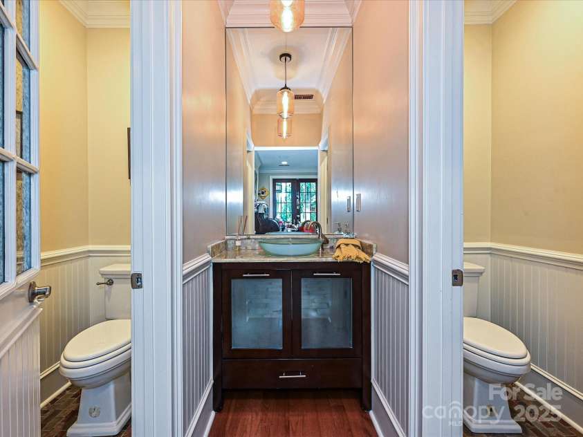 2132 Rolston Drive, Charlotte, NC 28207.  MLS# CAR4239386, YatesRealty ID 5877. 