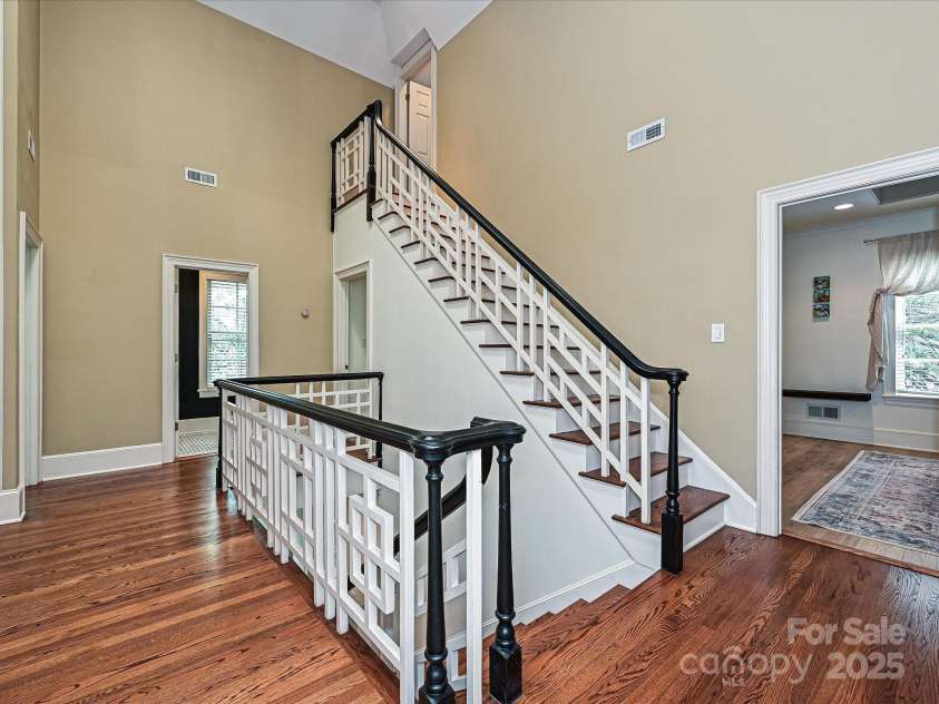 2132 Rolston Drive, Charlotte, NC 28207.  MLS# CAR4239386, YatesRealty ID 5877. 