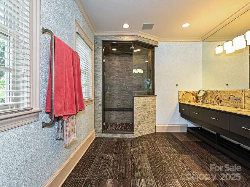 2132 Rolston Drive, Charlotte, NC 28207.  MLS# CAR4239386, YatesRealty ID 5877. 