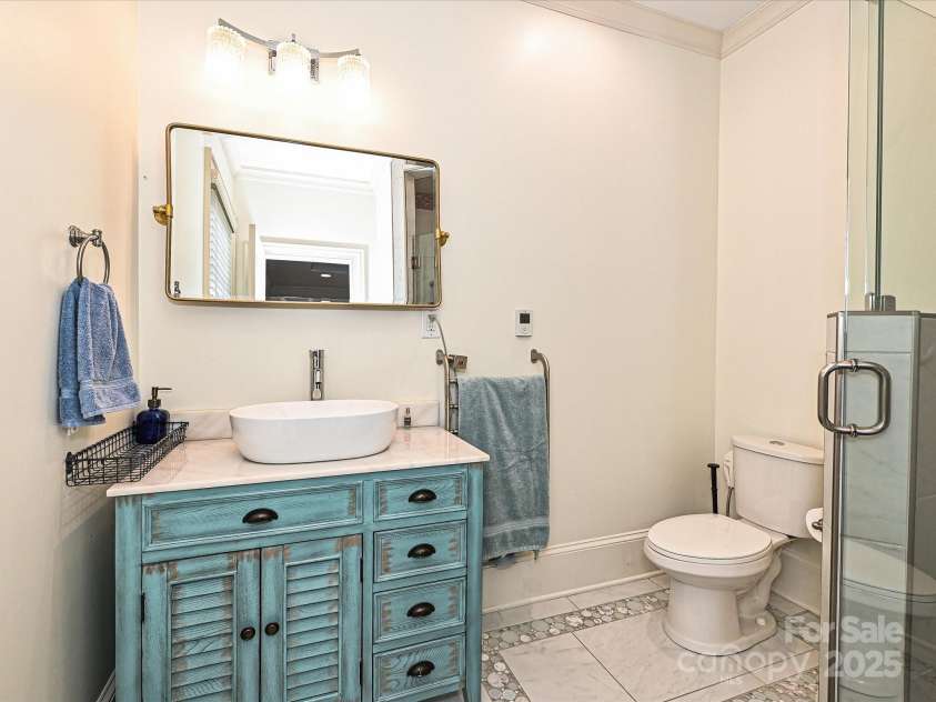 2132 Rolston Drive, Charlotte, NC 28207.  MLS# CAR4239386, YatesRealty ID 5877. 