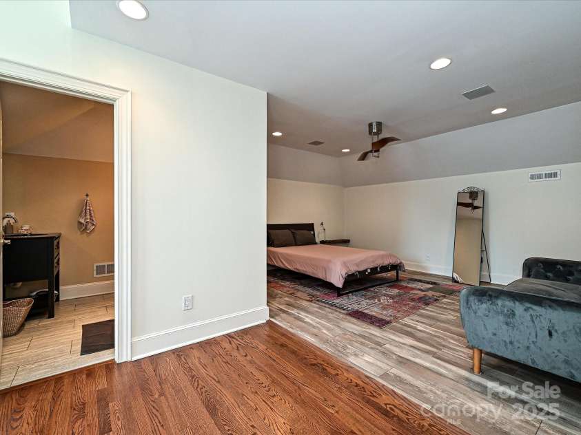 2132 Rolston Drive, Charlotte, NC 28207.  MLS# CAR4239386, YatesRealty ID 5877. 