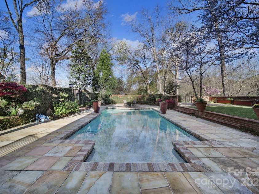 2132 Rolston Drive, Charlotte, NC 28207.  MLS# CAR4239386, YatesRealty ID 5877. 