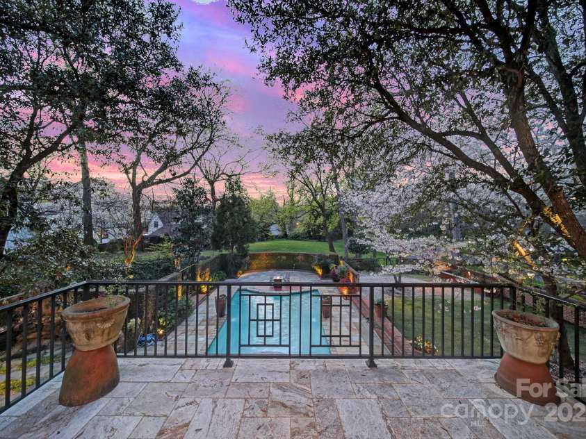 2132 Rolston Drive, Charlotte, NC 28207.  MLS# CAR4239386, YatesRealty ID 5877. 