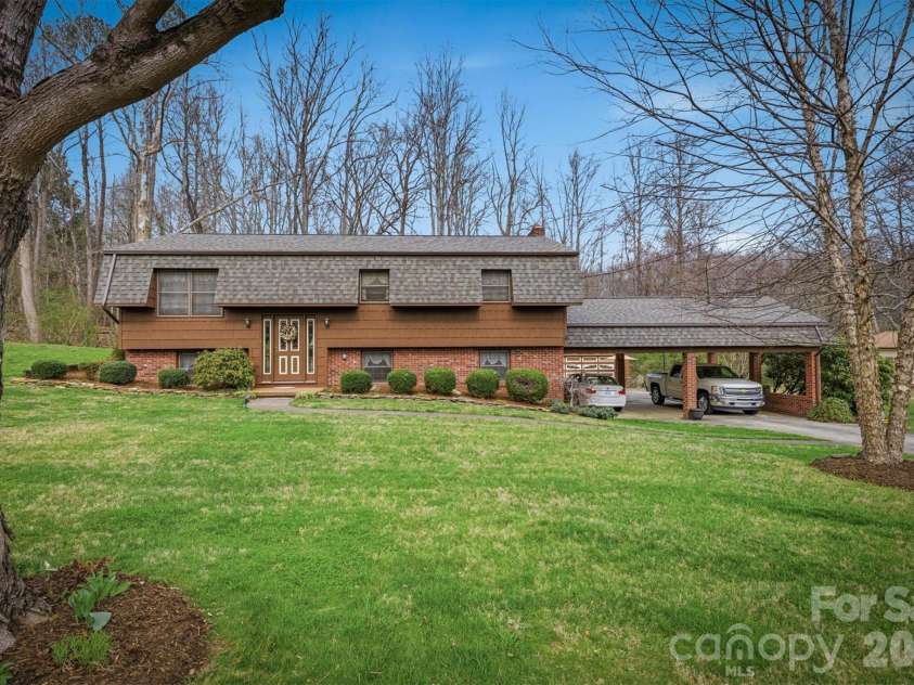 2480 Sweetbriar Circle, Lenoir, NC 28645.  MLS# CAR4350461, YatesRealty ID 5877. 
