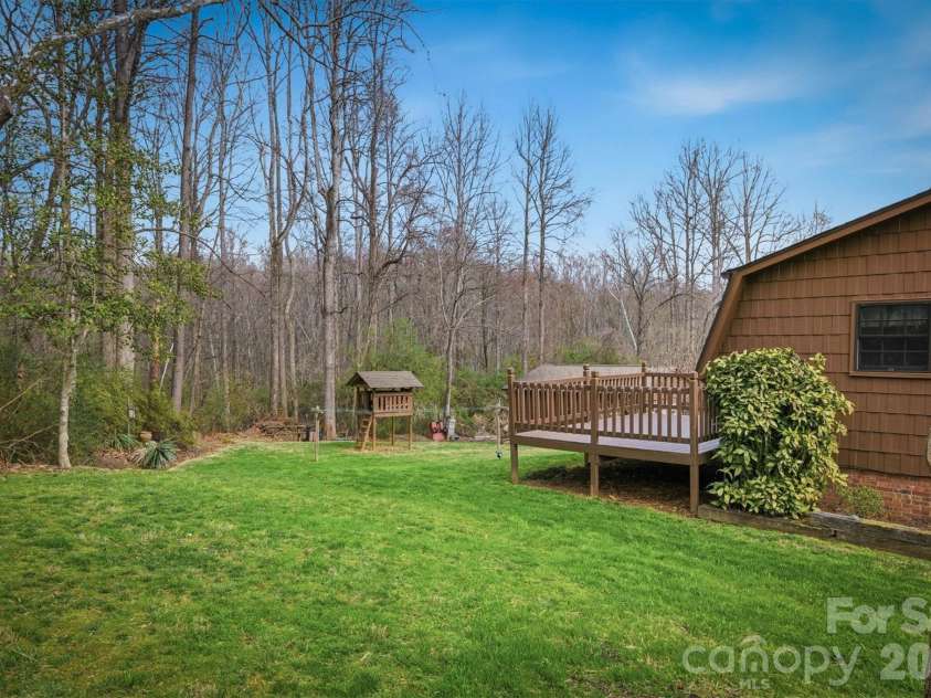 2480 Sweetbriar Circle, Lenoir, NC 28645.  MLS# CAR4350461, YatesRealty ID 5877. 