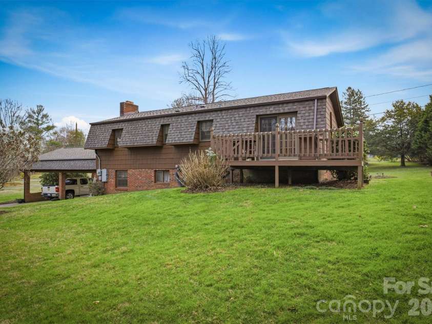 2480 Sweetbriar Circle, Lenoir, NC 28645.  MLS# CAR4350461, YatesRealty ID 5877. 