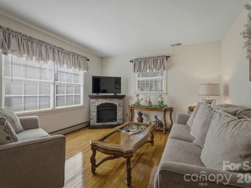 2480 Sweetbriar Circle, Lenoir, NC 28645.  MLS# CAR4350461, YatesRealty ID 5877. 