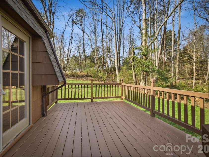 2480 Sweetbriar Circle, Lenoir, NC 28645.  MLS# CAR4350461, YatesRealty ID 5877. 